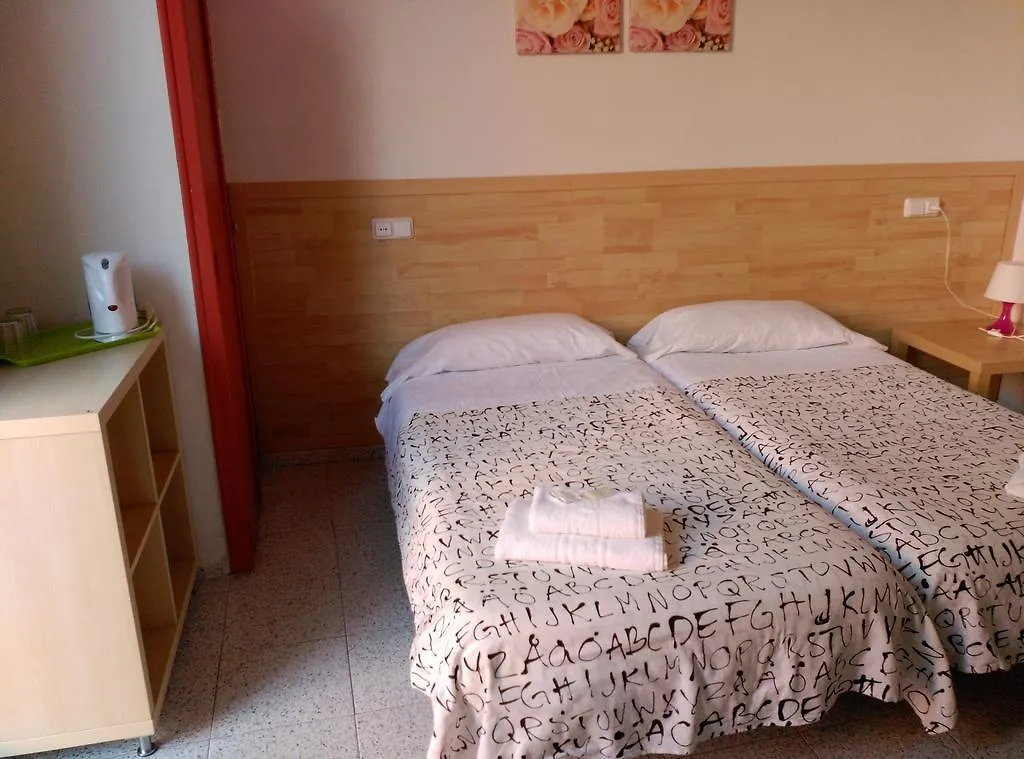 Hostal River Barcelona Guest house